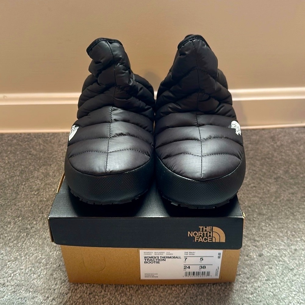 The Northface Thermoball Traction Bootie